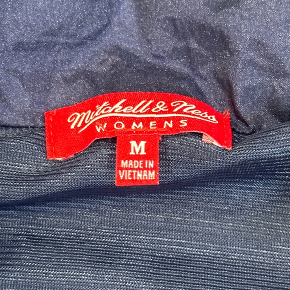 NWOT Dallas Mavericks Cropped Windbreaker Jacket by Mitchell & Ness Size M - Picture 4 of 7